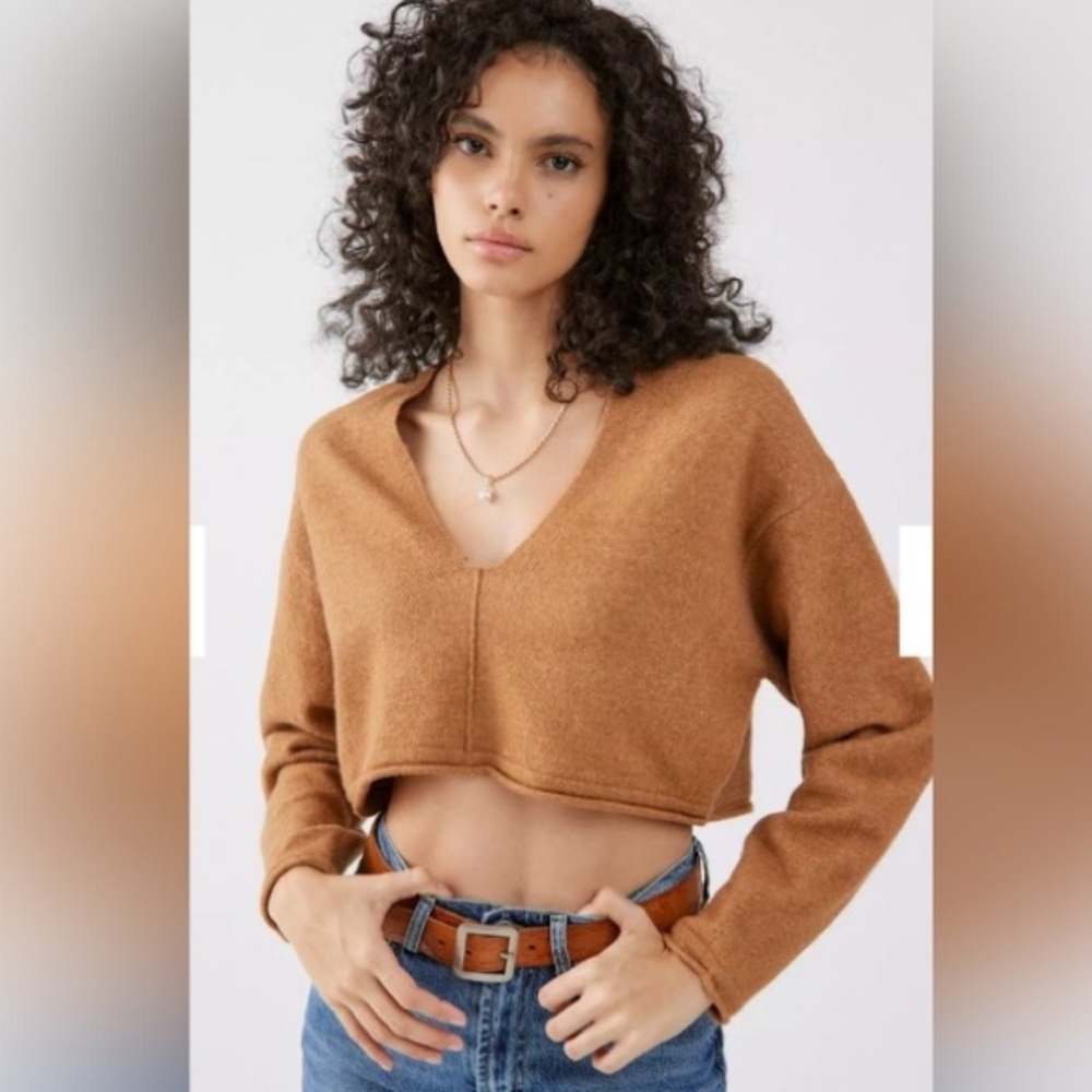 BDG CROPPED SWEATER PULL OVER SWEATER SZ S-P COLOR TAN